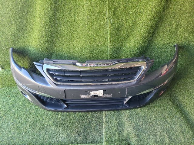 bontott PEUGEOT 308 Első Lökhárító (Részeivel)