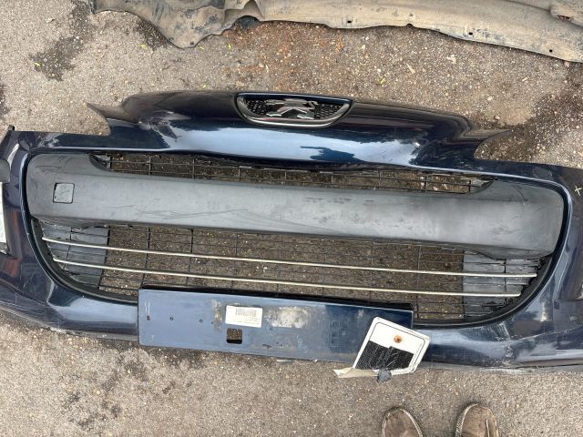 bontott PEUGEOT 308 Első Lökhárító (Részeivel)