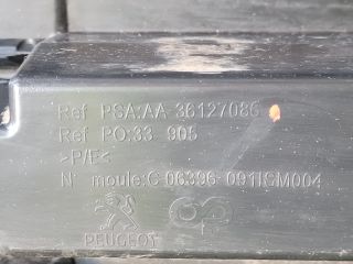 bontott PEUGEOT 308 Első Lökhárító (Részeivel)