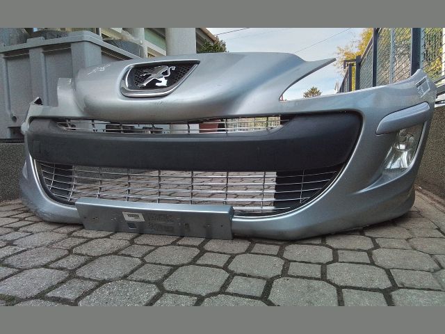 bontott PEUGEOT 308 Első Lökhárító (Részeivel)