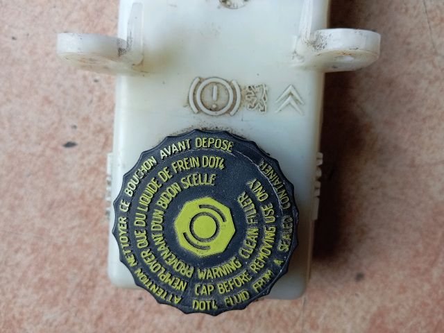 bontott PEUGEOT 308 Fékfolyadék Tartály