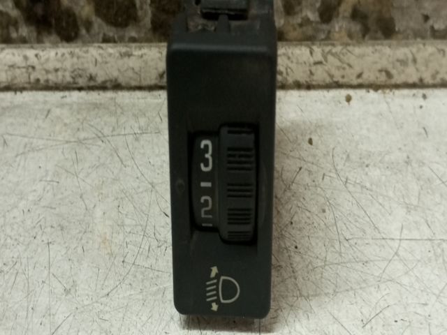 bontott PEUGEOT 308 Fényszórómagasság Állító Kapcsoló