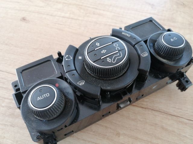 bontott PEUGEOT 308 Fűtéskapcsoló (digit klímás)