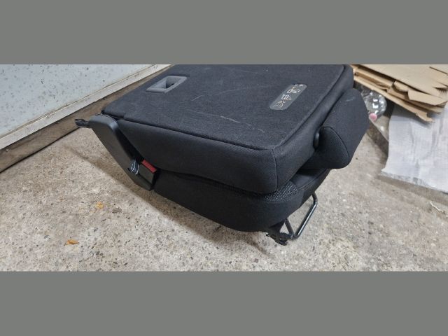 bontott PEUGEOT 308 Harmadik sor Jobb Ülés