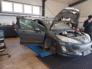 bontott PEUGEOT 308 Hátsó középső Biztonsági Öv