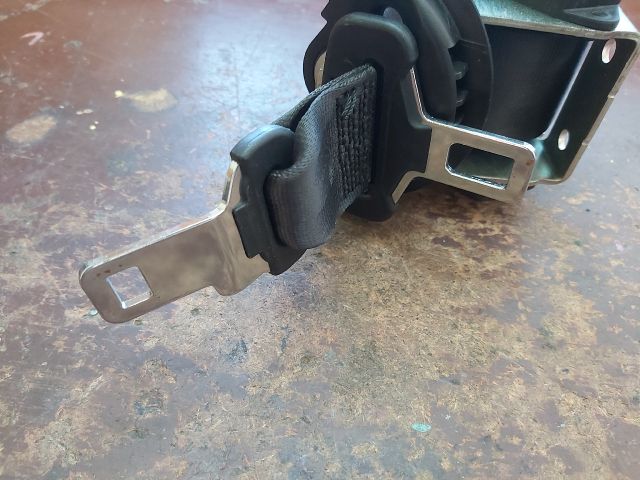 bontott PEUGEOT 308 Hátsó középső Biztonsági Öv