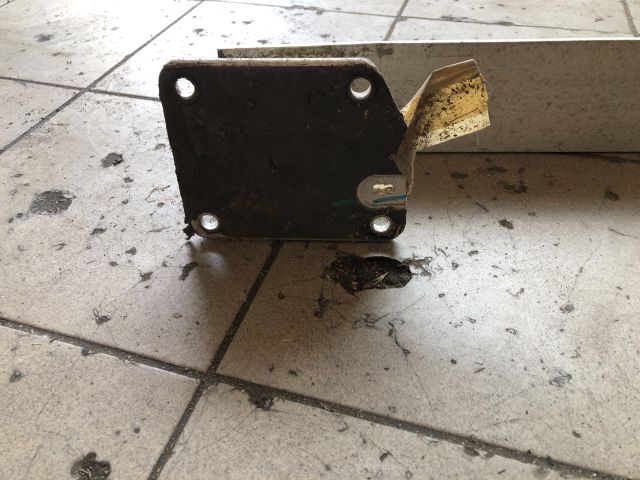 bontott PEUGEOT 308 Hátsó Lökhárító Merevítő (Fém)