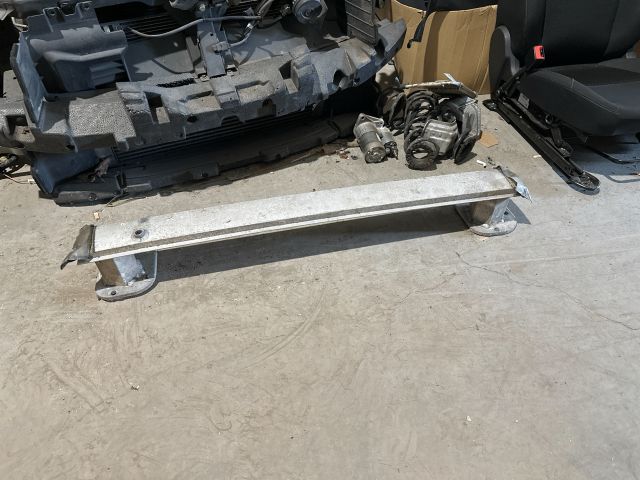 bontott PEUGEOT 308 Hátsó Lökhárító Merevítő (Fém)