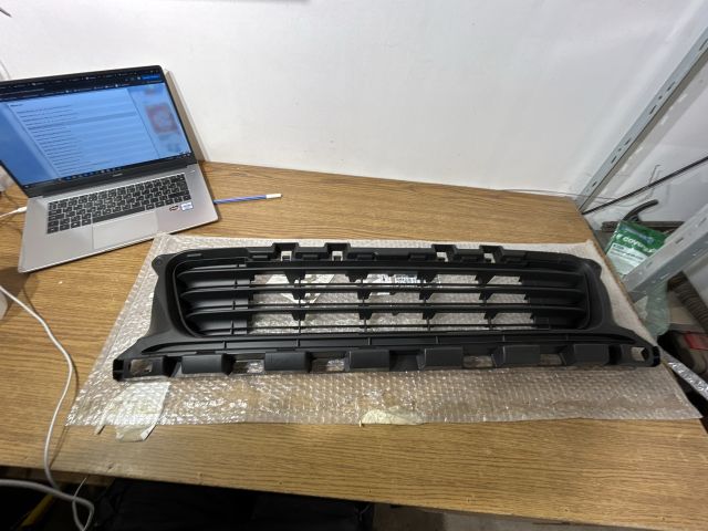 bontott PEUGEOT 308 Hűtőrács