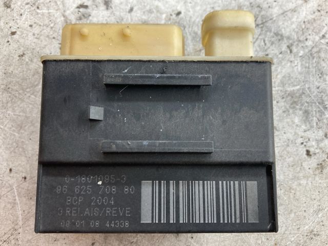bontott PEUGEOT 308 Izzító Relé