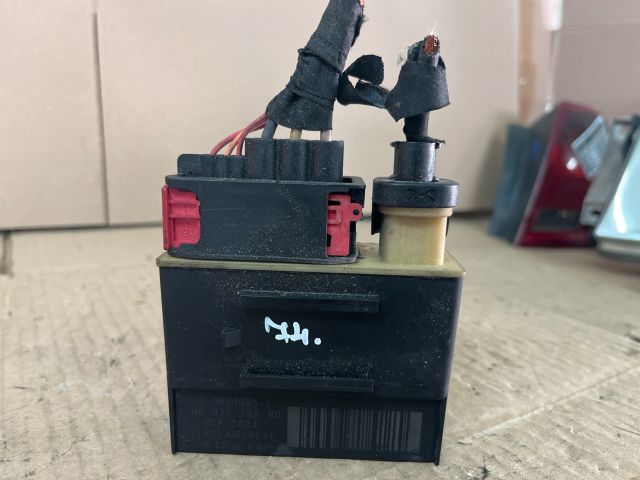 bontott PEUGEOT 308 Izzító Relé