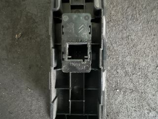 bontott PEUGEOT 308 Jobb első Ablakemelő Kapcsoló