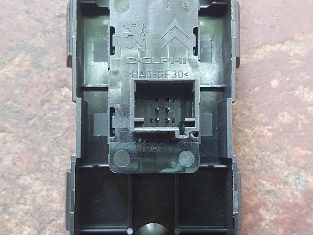 bontott PEUGEOT 308 Jobb első Ablakemelő Kapcsoló