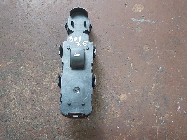 bontott PEUGEOT 308 Jobb első Ablakemelő Kapcsoló