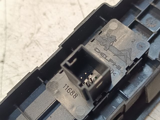 bontott PEUGEOT 308 Jobb első Ablakemelő Kapcsoló