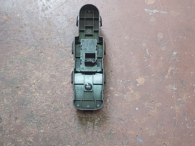 bontott PEUGEOT 308 Jobb első Ablakemelő Kapcsoló