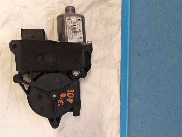 bontott PEUGEOT 308 Jobb első Ablakemelő Motor