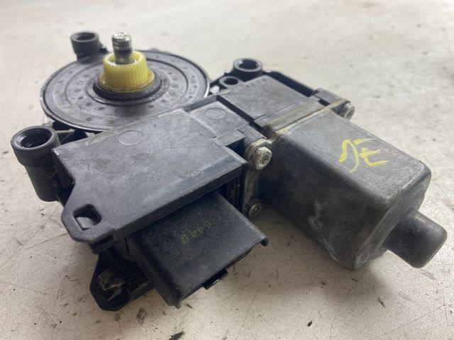 bontott PEUGEOT 308 Jobb első Ablakemelő Motor