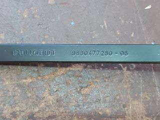 bontott PEUGEOT 308 Jobb első Ablaktörlő Kar