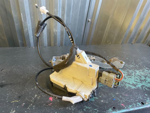 bontott PEUGEOT 308 Jobb első Ajtózár