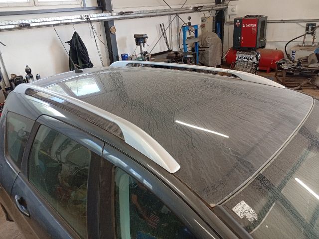 bontott PEUGEOT 308 Jobb első Dobbetét (Kerékjárati, Műanyag)