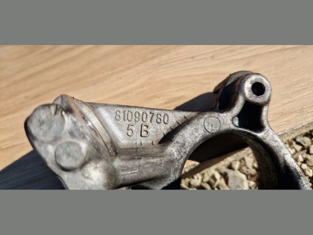 bontott PEUGEOT 308 Jobb első Féltengely Tartó