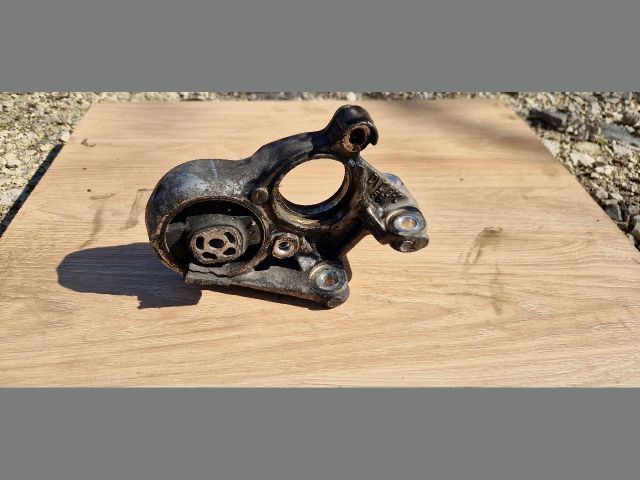 bontott PEUGEOT 308 Jobb első Féltengely Tartó