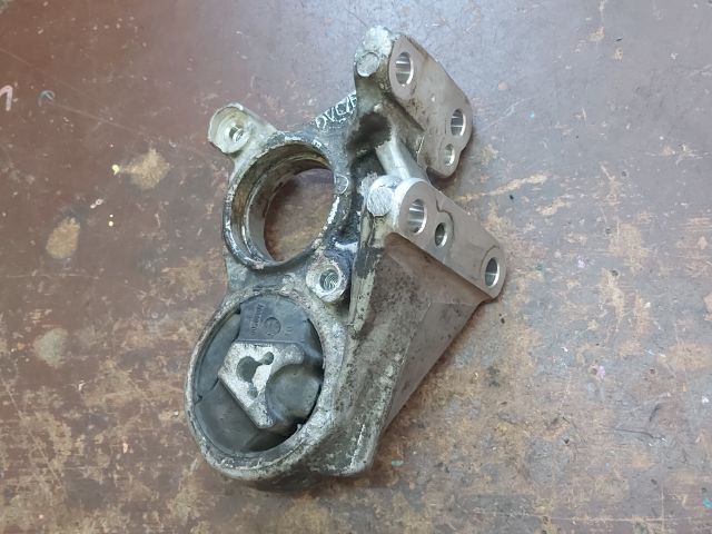 bontott PEUGEOT 308 Jobb első Féltengely Tartó