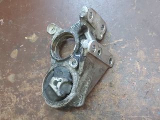 bontott PEUGEOT 308 Jobb első Féltengely Tartó