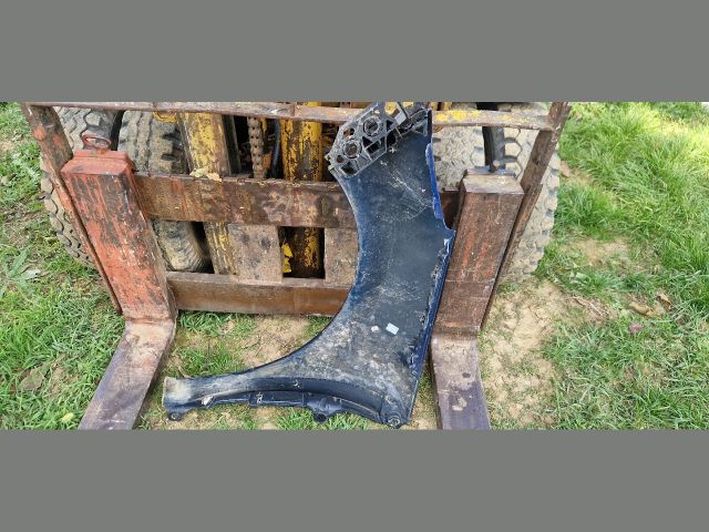 bontott PEUGEOT 308 Jobb első Sárvédő