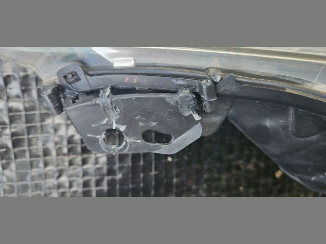 bontott PEUGEOT 308 Jobb Fényszóró