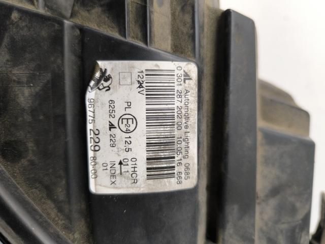 bontott PEUGEOT 308 Jobb Fényszóró