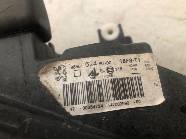 bontott PEUGEOT 308 Jobb Fényszóró