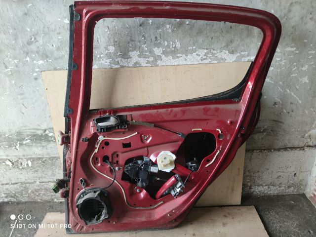 bontott PEUGEOT 308 Jobb hátsó Ajtó (Részeivel)