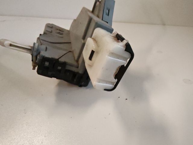 bontott PEUGEOT 308 Jobb hátsó Ajtózár