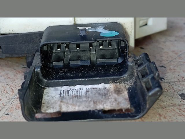 bontott PEUGEOT 308 Jobb hátsó Ajtózár