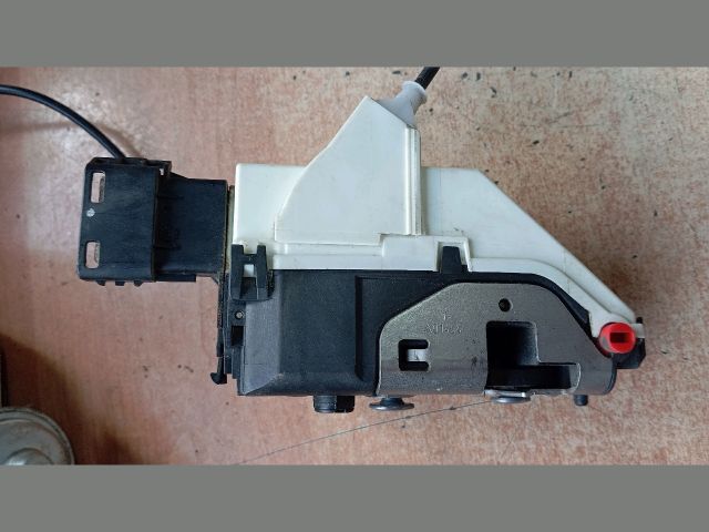 bontott PEUGEOT 308 Jobb hátsó Ajtózár