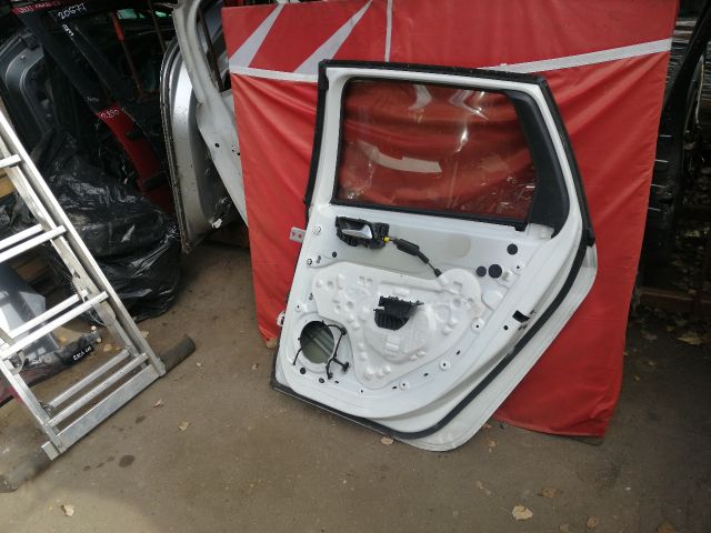 bontott PEUGEOT 308 Jobb hátsó Kilincs Hátulja