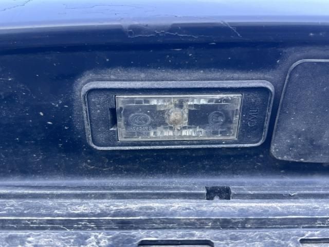 bontott PEUGEOT 308 Jobb Rendszámtábla Világítás