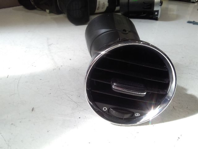 bontott PEUGEOT 308 Jobb Szellőző