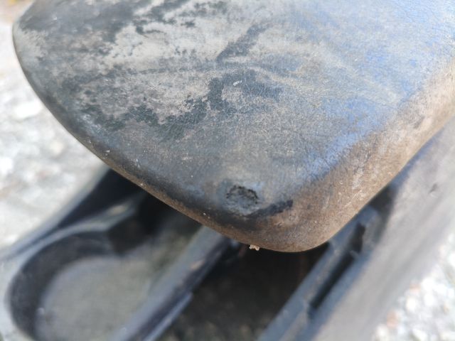 bontott PEUGEOT 308 Könyöklő