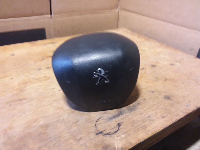 bontott PEUGEOT 308 Kormánylégzsák