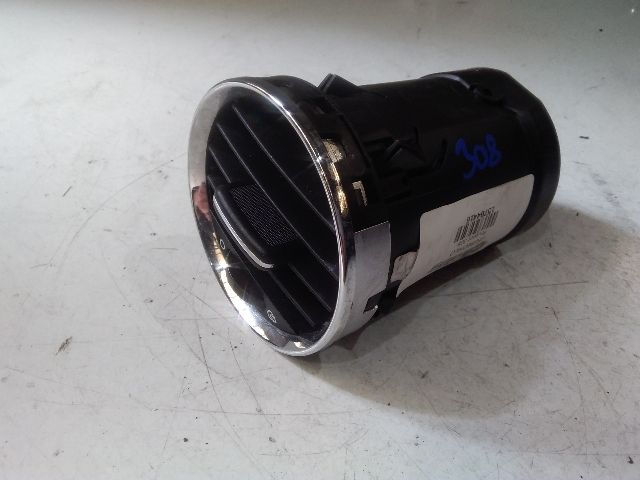 bontott PEUGEOT 308 Középső Bal Szellőző