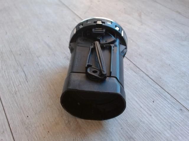 bontott PEUGEOT 308 Középső Jobb Szellőző