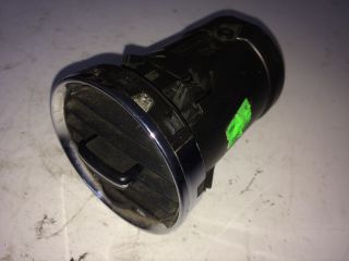 bontott PEUGEOT 308 Középső Szellőző