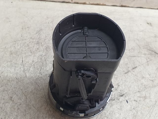 bontott PEUGEOT 308 Középső Szellőző