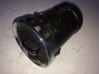 bontott PEUGEOT 308 Középső Szellőző