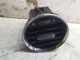 bontott PEUGEOT 308 Középső Szellőző