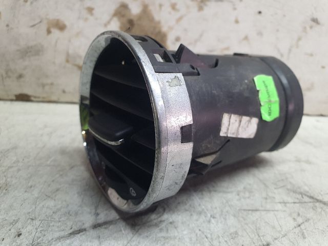 bontott PEUGEOT 308 Középső Szellőző