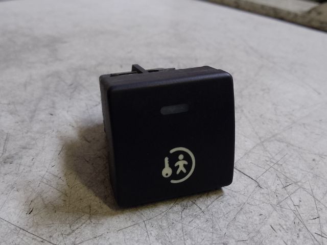 bontott PEUGEOT 308 Központizár Kapcsoló